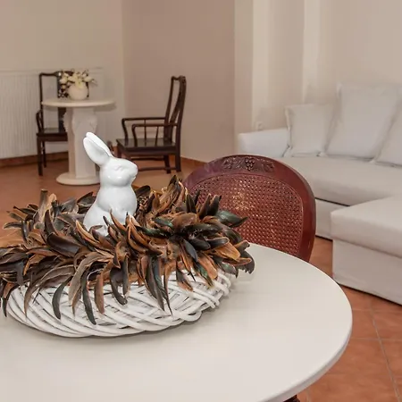 Apartament Theashomly 2