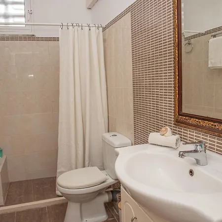 Theashomly 2 Apartman *