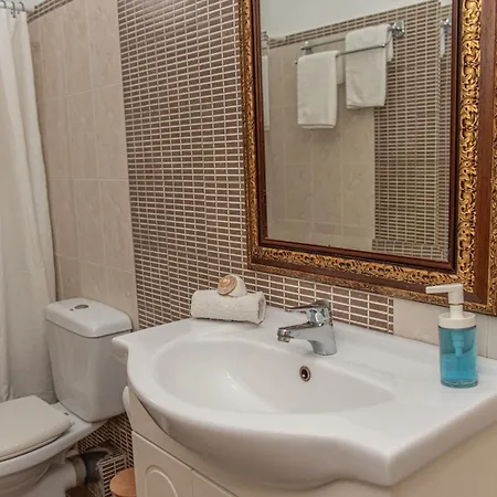 Theashomly 2 Apartman