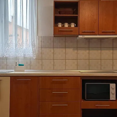 Theashomly 2 Apartament *