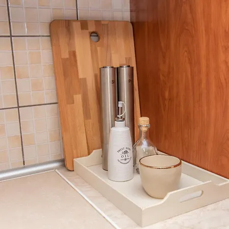 Apartament Theashomly 2