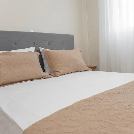 Apartament Theashomly 2