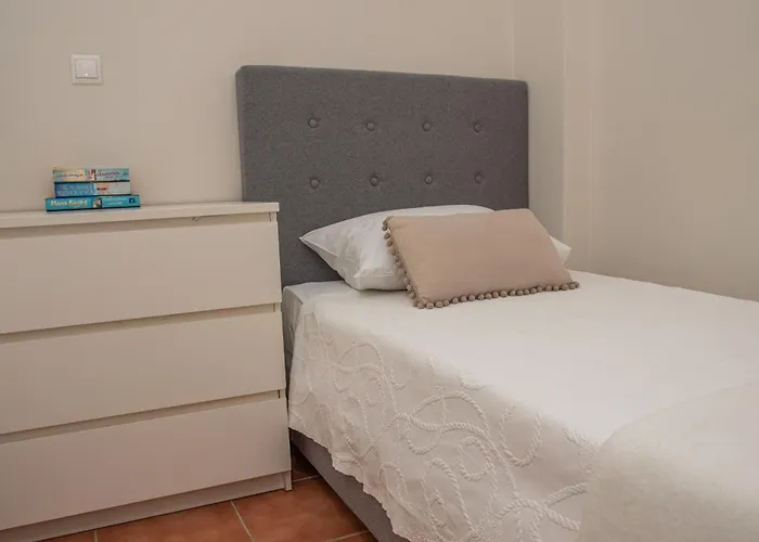 Apartament Theashomly 2 *